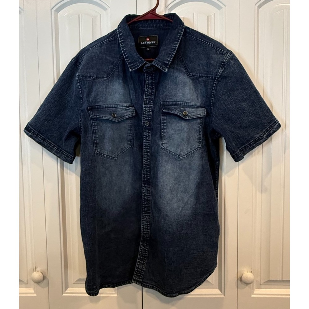 Airwalk Men's Denim Shirt XL Short Sleeve Button Up 90s Y2K Western Skate Blue